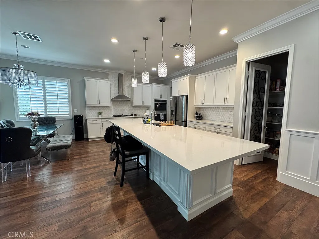3 bed, 1946 sqft, $4,250 — Photo 4
