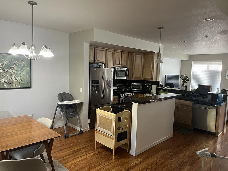 407 S Reed Ct — Photo 3