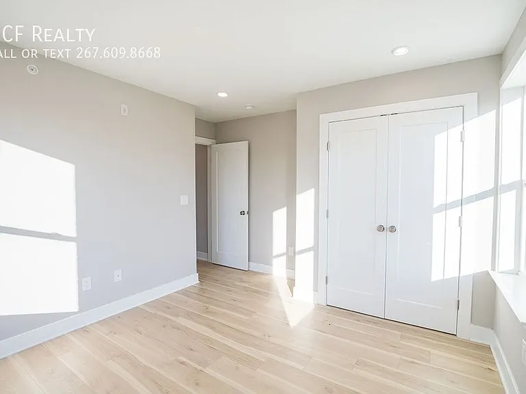4926 Locust St #3R — Photo 8