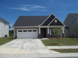 1022 Terraces Ln, Hampstead, NC 28443