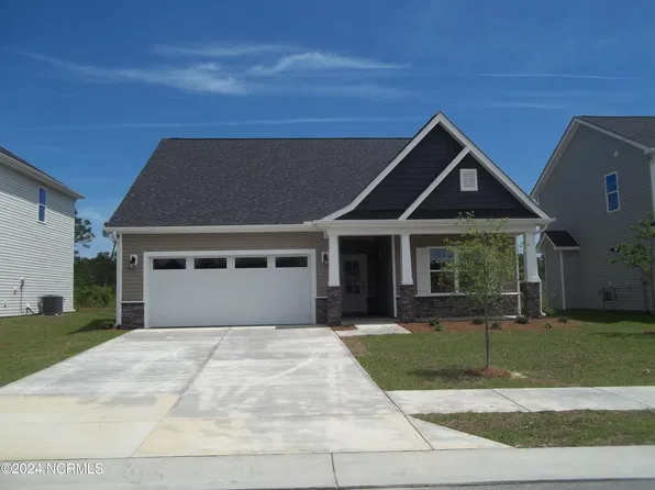 1022 Terraces Lane, Hampstead, NC 28443