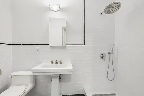 Rented by Warburg | media 4