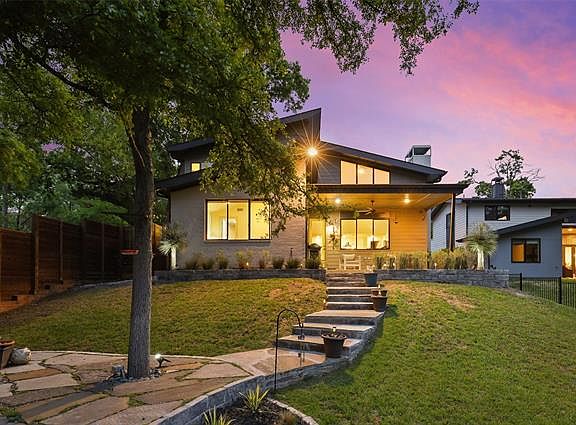 3rd image of 1501 Oates Dr