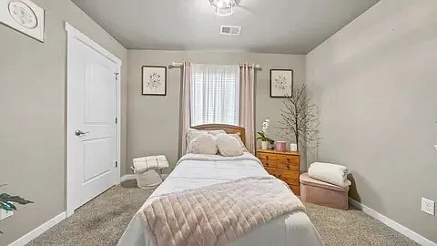 3 bed, 1201 sqft, $800 — Photo 2