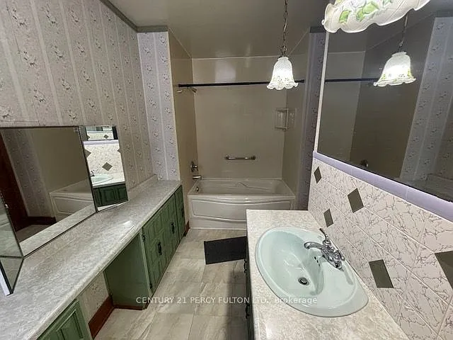 71 Prince Of Wales Dr #MAIN — Photo 19