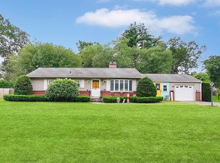 85 Hermitage Dr, Springfield, MA 01129