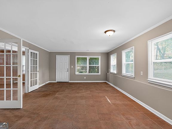 4th image of 523 Barbashela Cir