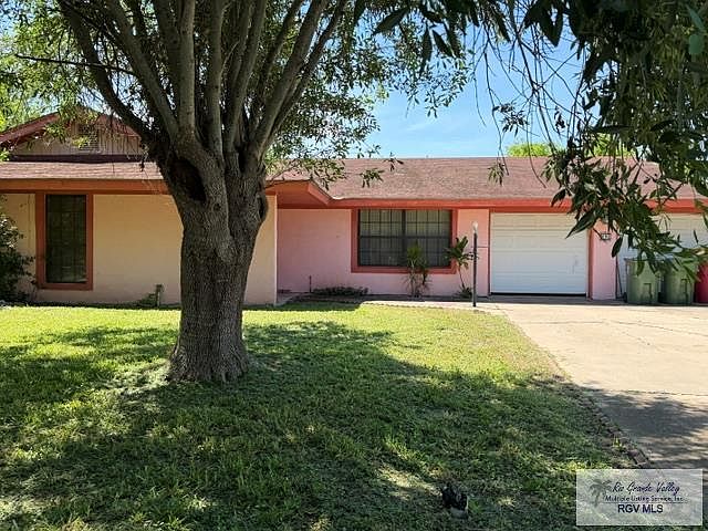1st image of 18 Lakeview Ln