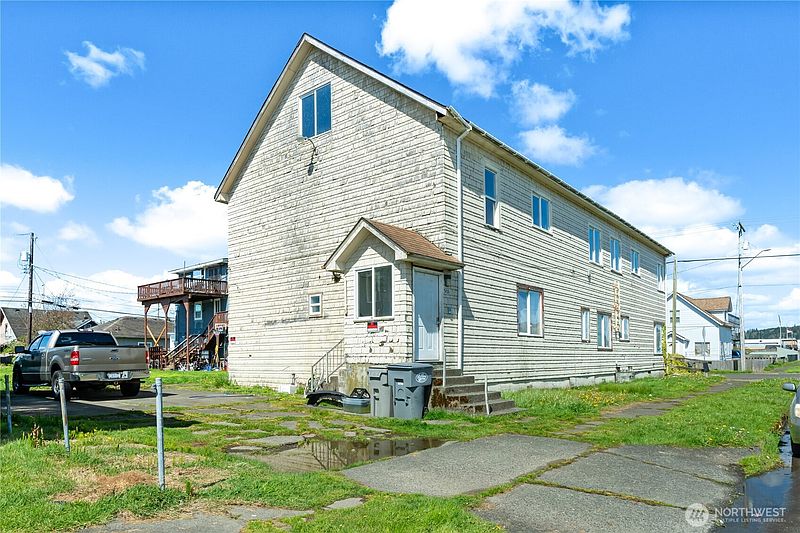 2nd image of 906 W Market Street