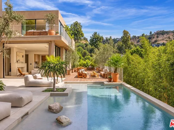 2267 Betty Ln, Beverly Hills, CA 90210