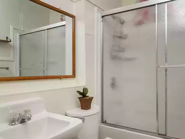 135 Gilbert Ct — Photo 10