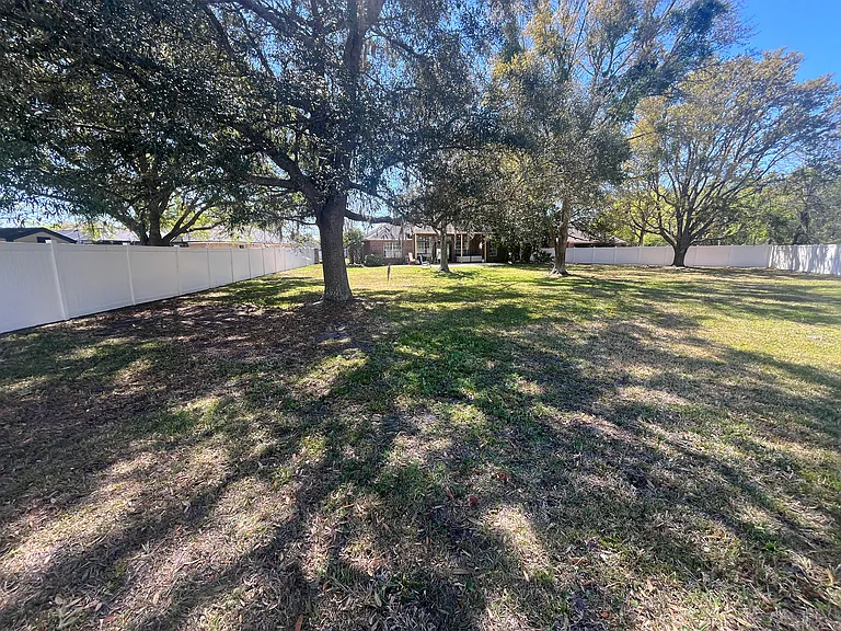 Creek Parke Cir — Photo 2