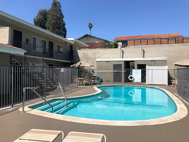 1713 W Malvern Ave #D — Photo 3