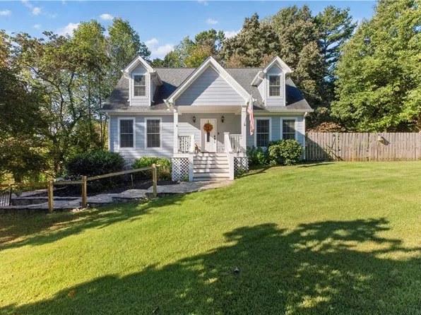1224 Calhoun Rd, Dahlonega, GA 30533