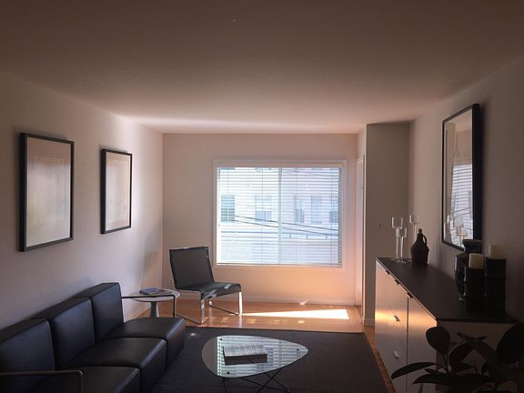 3rd image of 1320 Green St APT B