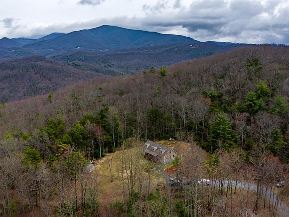 3rd image of 215 Greystone Dr