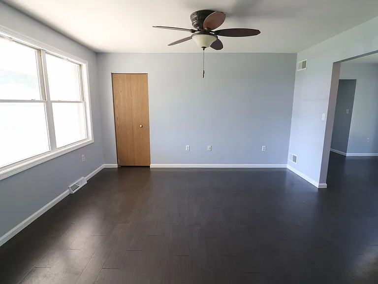 10 Spring House Ln — Photo 4