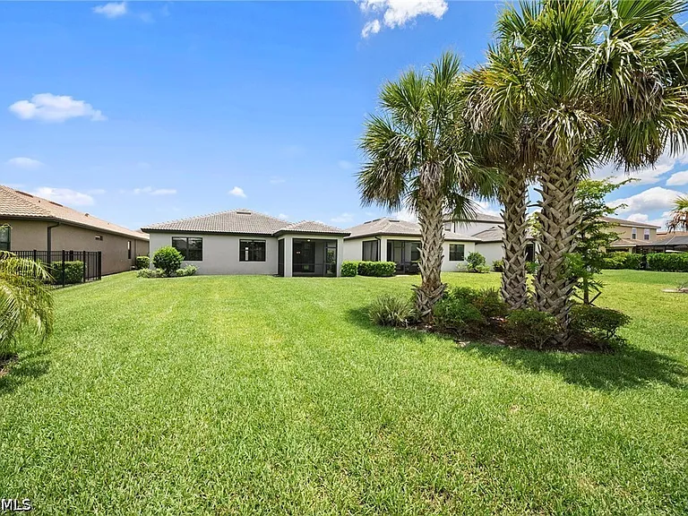 3685 E Hampton Cir — Photo 30