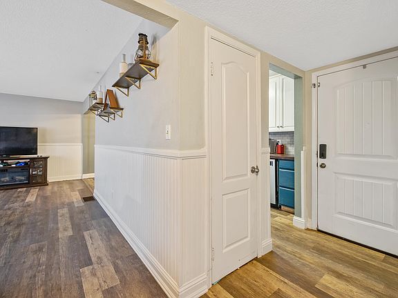 4th image of 1104 S Whitney Street