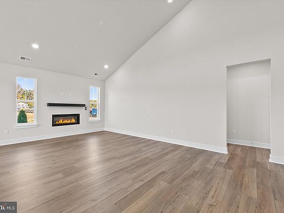 3rd image of 109 Sunbeam Way