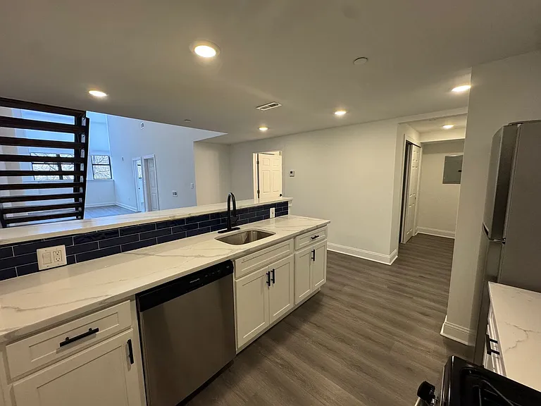 901 Quarry — Photo 24