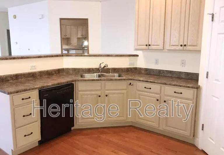 3006 Franklin Ave — Photo 4