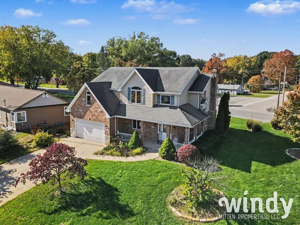 5036 Shoreview Dr, Coloma, MI 49038