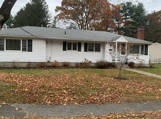 3 Trickett Rd, Lynnfield, MA 01940