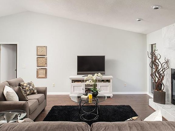 3rd image of 4715 Grainary Ave