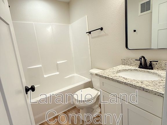 5th image of 569 N 12th St #F