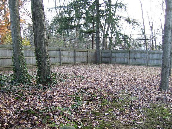 4th image of 6852 Greenbriar Dr