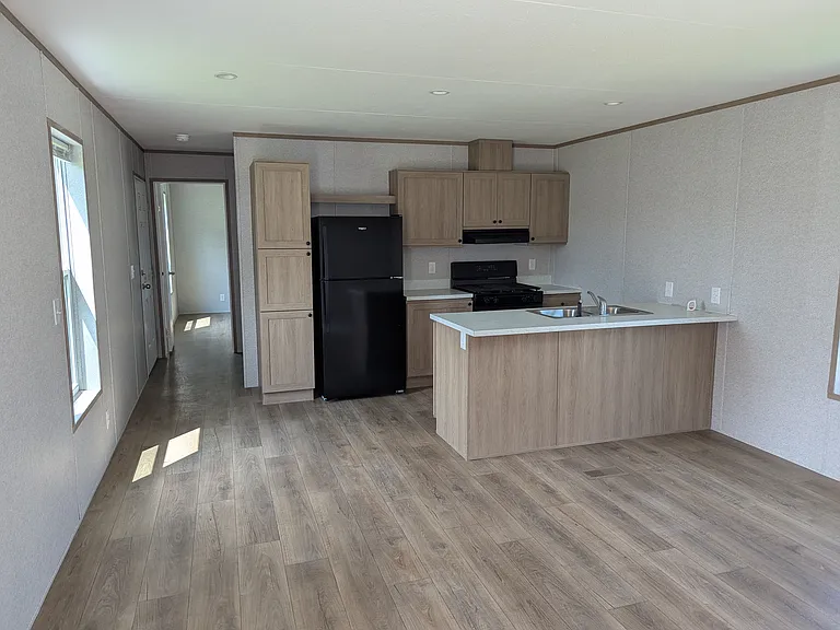 2130 N Brabant — Photo 3