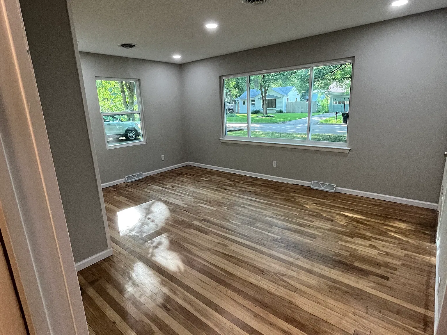2425 SW 25th Dr — Photo 3