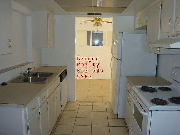 3rd image of 6205 Doe Cir E