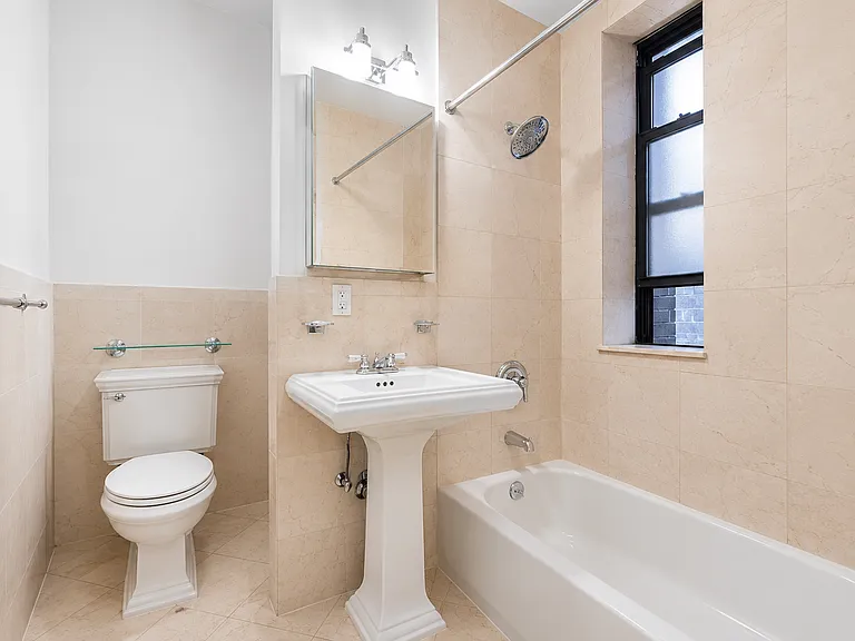 221 E 23rd St #20 — Photo 6