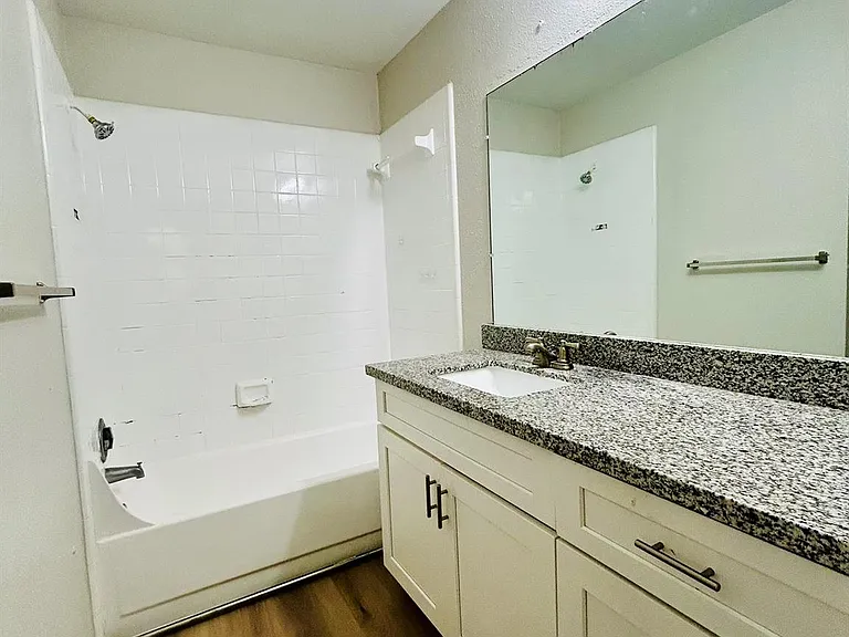 1818 River Crossing Cir #C — Photo 24