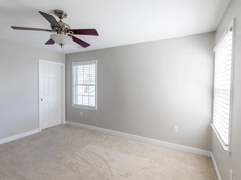1716 Lakeview Ave — Photo 6