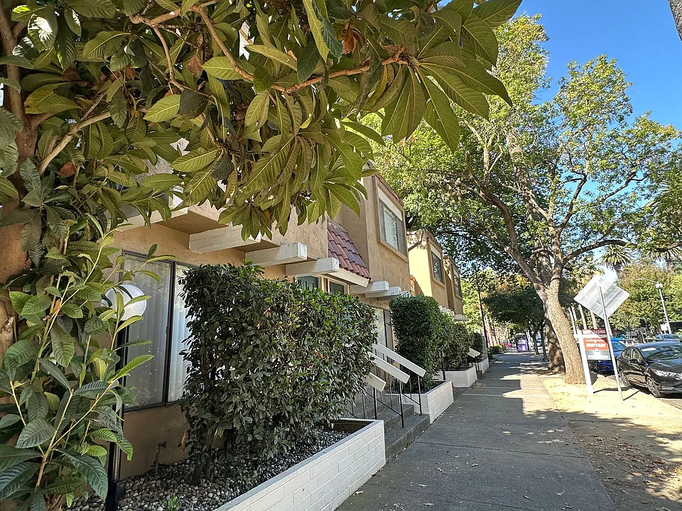 Near Everything, All Amenities! 1616 Q Street, Camellia Court Apartments