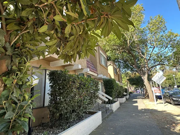 Near Everything, All Amenities! 1616 Q Street, Camellia Court Apartments, 1616 Q St APT 12, Sacramento, CA 95811