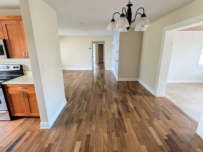 4502 S Cameron Ave — Photo 6