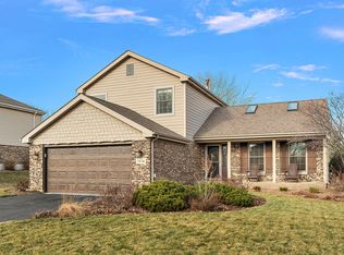 7458 W Wishing Well Dr, Frankfort, IL 60423