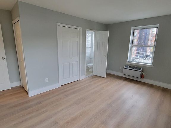 5th image of 13981 35th Ave APT 3P
