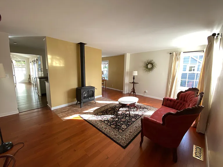 5106 48th Ave NE — Photo 3
