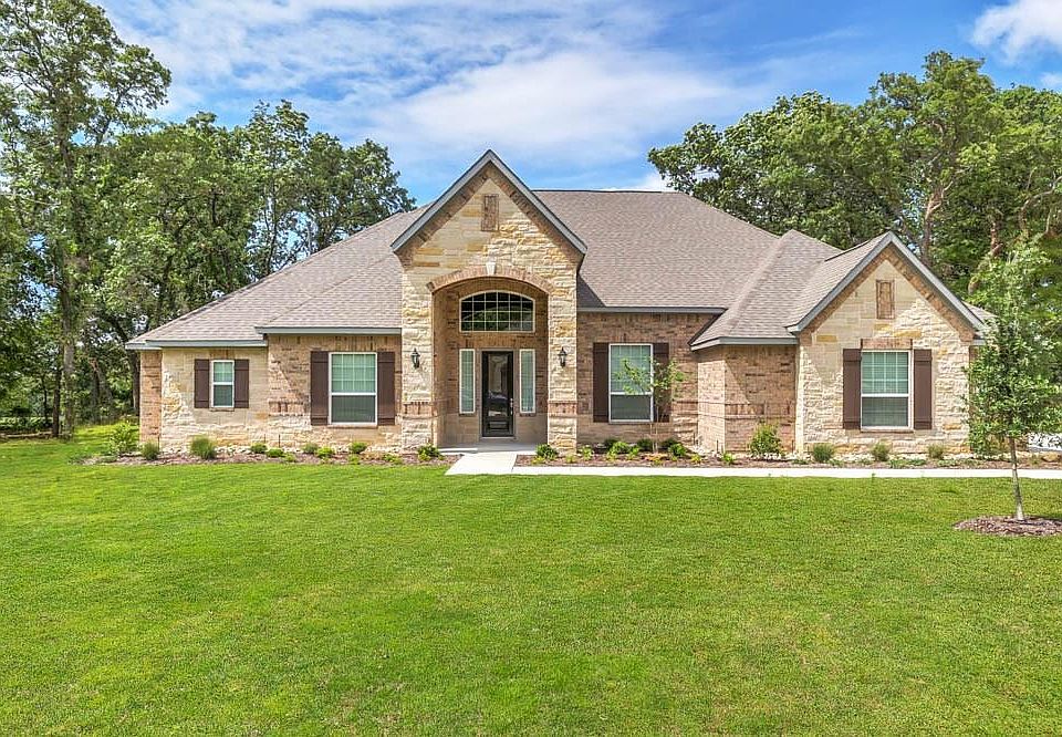 1st image of 135 Spanish Oak Dr