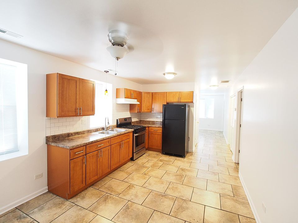 1st image of 2747 S Sawyer Ave #1