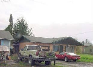 2nd image of 1206 Maxwell Ln