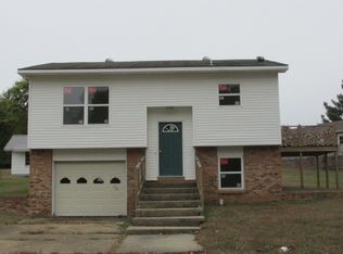 10560 Maverick Cir, Dexter, MO 63841