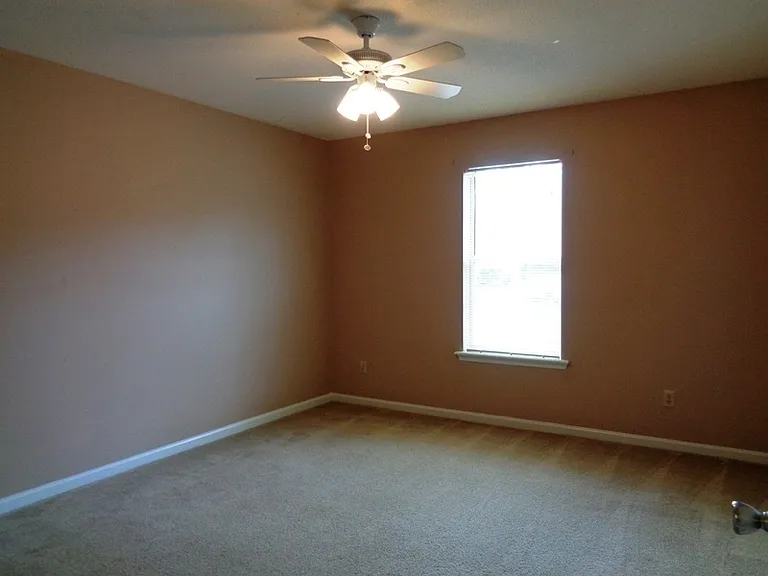 6118 Vinnie Dr — Photo 11