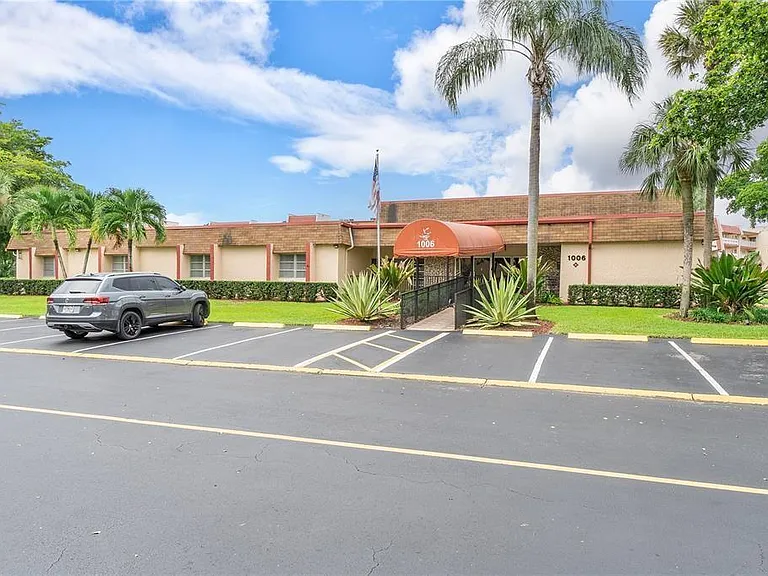 1010 Country Club Dr #108 — Photo 11