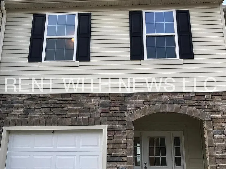 1070 Coldstream Dr — Photo 3